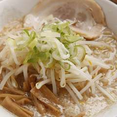 ぷりぷりした背脂の食感が堪らない『醤油らーめん』