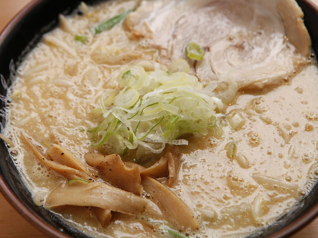 背脂の甘みが広がるまろかな味わい！　『味噌らーめん』