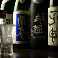 お酒も島根県産にこだわった品揃え。定番に加え、冷おろしなどの季節のお酒も用意されます。本味醂やのどぐろ酒、『島根コロコロハイボール』といった変わったお酒もあるので、是非お試しあれ。