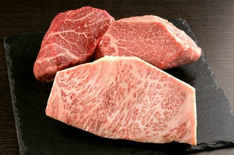 焼き方にこだわる『＜限定＞フィレのど真ん中（シャトーブリアン）』『サーロイン』