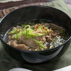 沖縄県産の豚肉と牛肉をミックスして使用『幻の肉吸い』