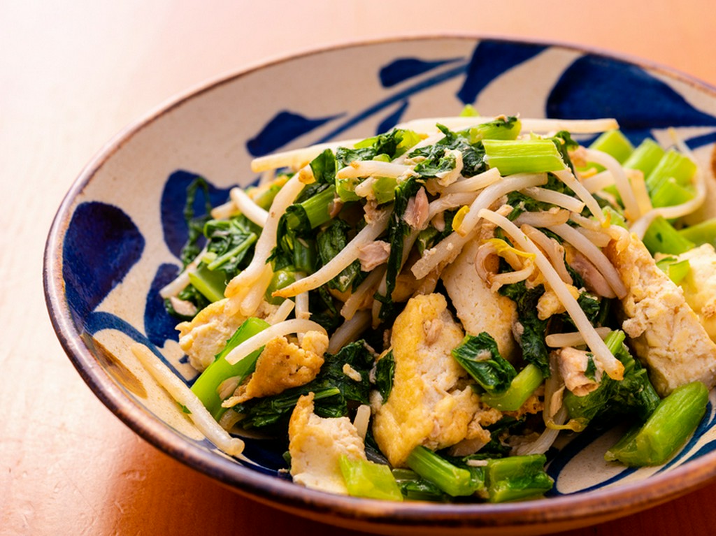 からしの風味香るシャキシャキ青野菜炒め『チキナーチャンプルー』