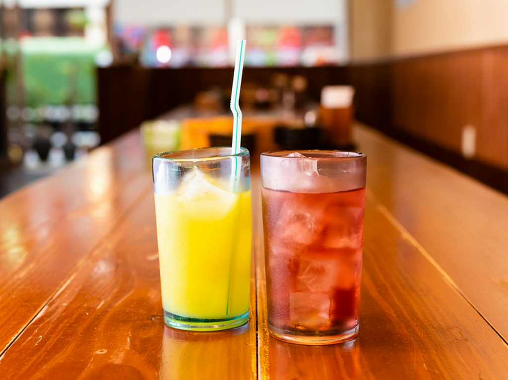 『シークァーサージュース』と『ハイビスカスサワー』