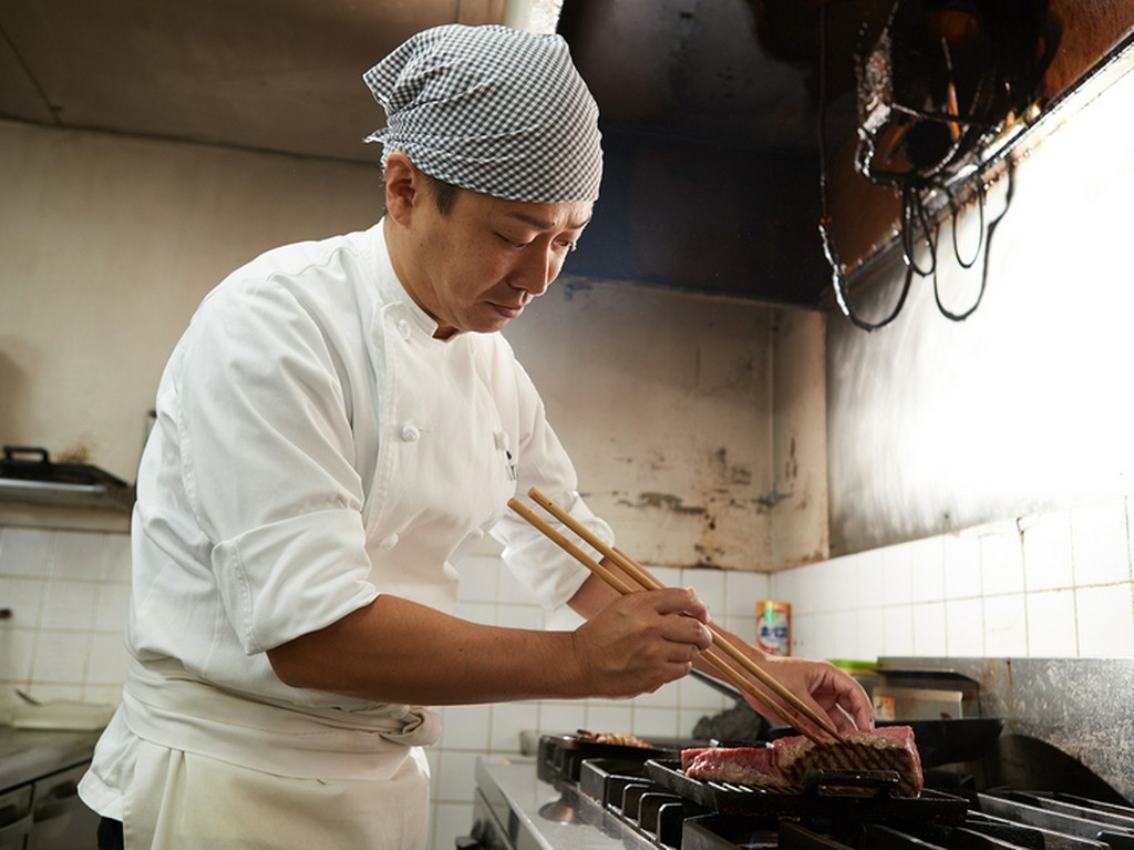 シンプルだからこそ難しい。絶妙な火入れで美味しいステーキに