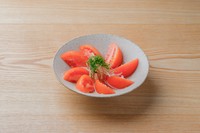 箸休めにもってこいのトマト。