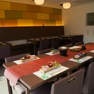 鮮度抜群の魚介や旬の食材をふんだんに盛り込んだ会席コースを多数ご用意しております。上質な空間と最高のおもてなし料理に、食通のゲストも満足するはず。大切な方をもてなしたい日に最適です。