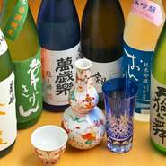 お酒も、地元・石川県産の地酒が中心。富山産も加え、常時12種類以上が揃えられています。グランドメニューの他に、季節のお酒やおすすめのお酒が入れ替えられているので、お見逃しなく。