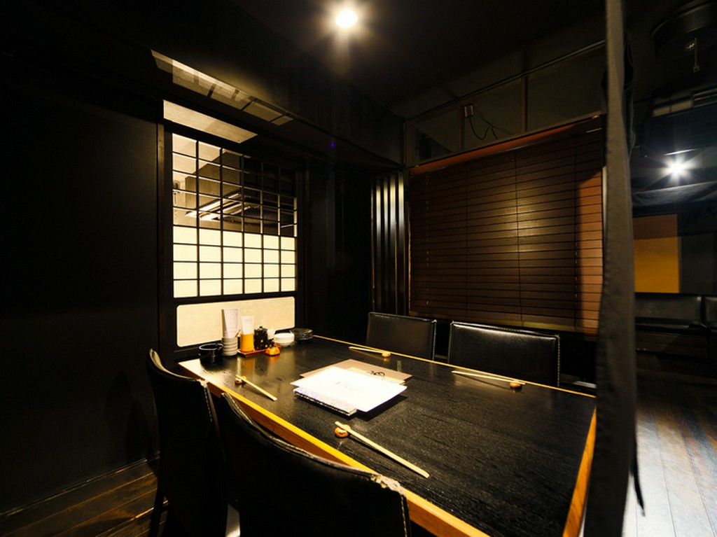 大切なゲストを心からもてなしたい会食に、お誂え向きなムード