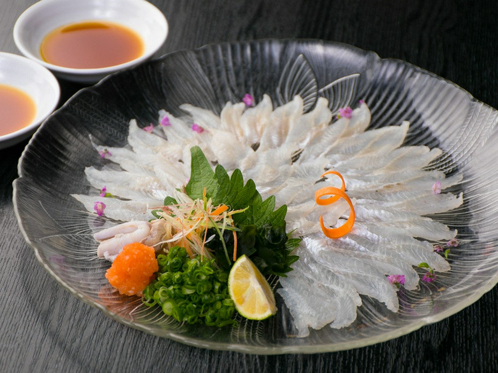 穴子の旨みが口中に広がる『地穴子うす造り』