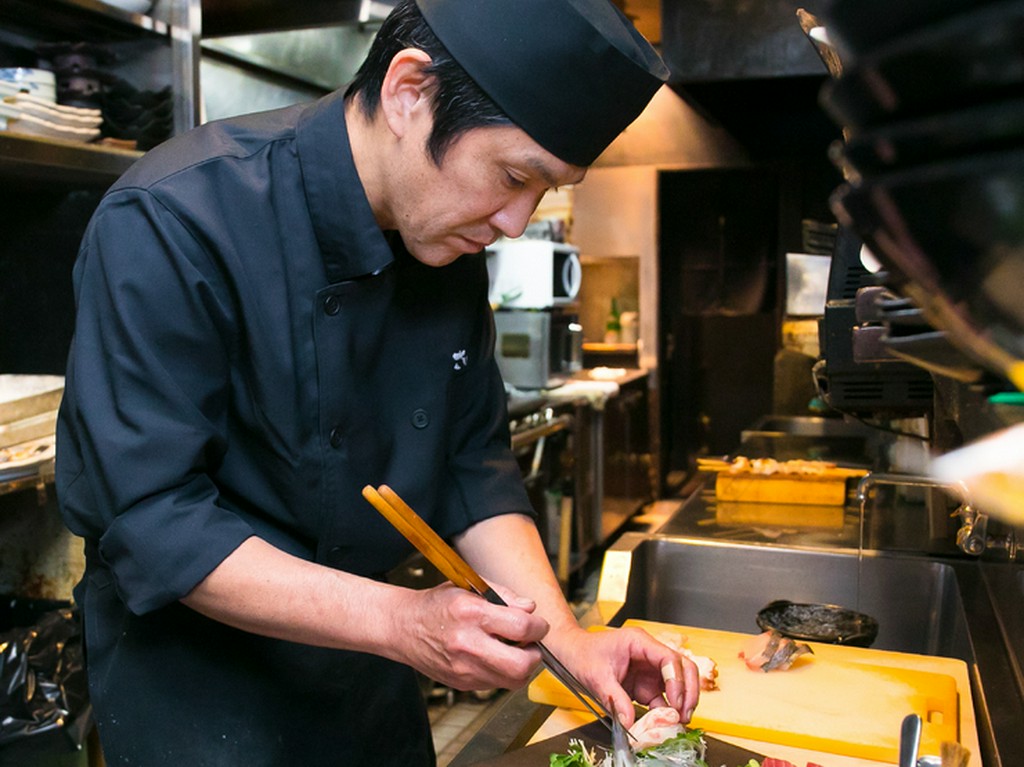 「笑顔になって欲しい」という思いを込めて、丁寧に調理