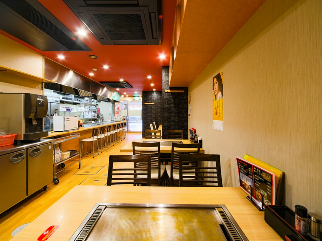 仲の良い家族が経営する、温かい雰囲気のお好み焼き店