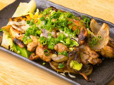 八丁堀駅徒歩2分・とろ〜り！そり家鶏チーズダッカ900円　座敷有