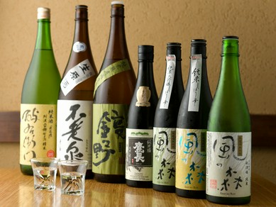 無濾過生原酒を中心に希少酒も取揃え