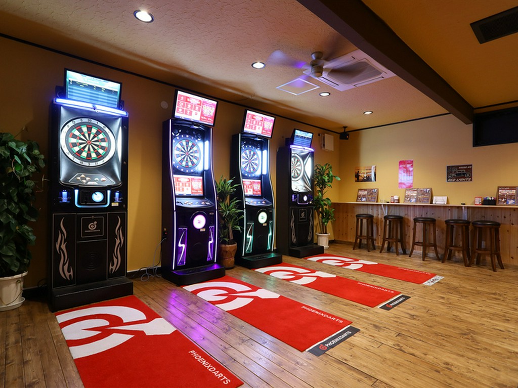 ダーツの腕を競いながら、お酒を飲むのもまた一興