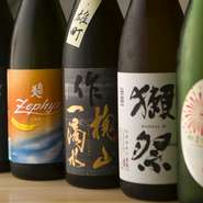 日本酒は全部で30種類以上。酒店と相談し、美味しいものが厳選されています。好みのリクエストもOK。リーズナブルなお値段で気軽に楽しめ、日本酒好きには嬉しい限りです。