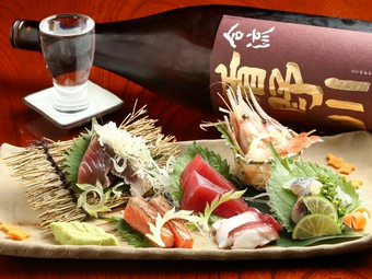 新鮮な海の幸に舌鼓！　仙台直送の魚介を盛り合わせた『ひとさじ盛り（二人前）』