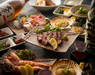 美味しいものをコスパ良く！帆立バター焼きや、天然大海老の塩焼きなどの王道人気メニューが勢揃い！