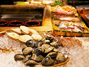 毎日仕入れている、厳しい目で選び抜いた「新鮮な魚介類」