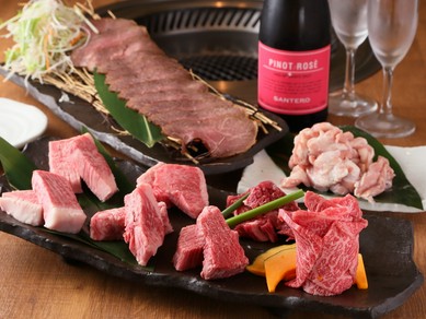 おいしい物が好きな女性に人気。店内手づくりの料理で乾杯を