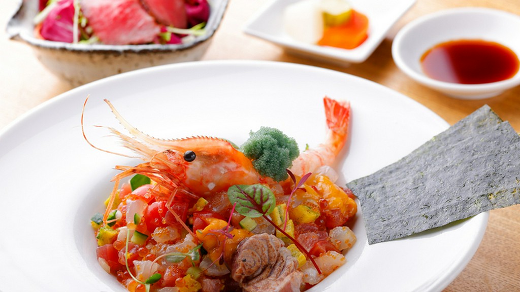 季節ごとに変わる魚介をたっぷり使った具だくさんの『海鮮イタリアンちらし寿司』