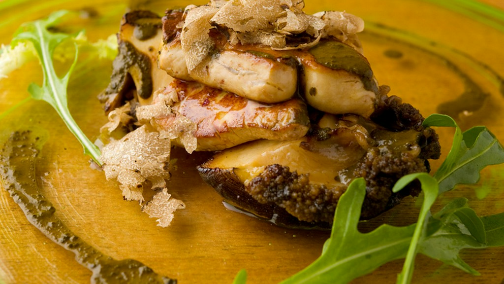築地スタイルで王道フレンチを演出『黒鮑のロッシーニ風』