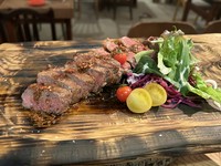 IKおすすめ　夏野菜パスタ＆アヒージョに
イタリアの前菜　極上豚肩ロースステーキ
飲み放題も充実