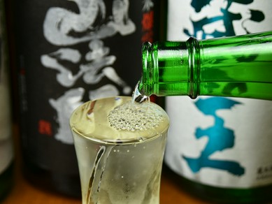 地元の酒蔵が醸すこだわりの日本酒。おいしいお酒を料理とともに