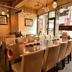 広々としたフロアで、宮城の味を満喫