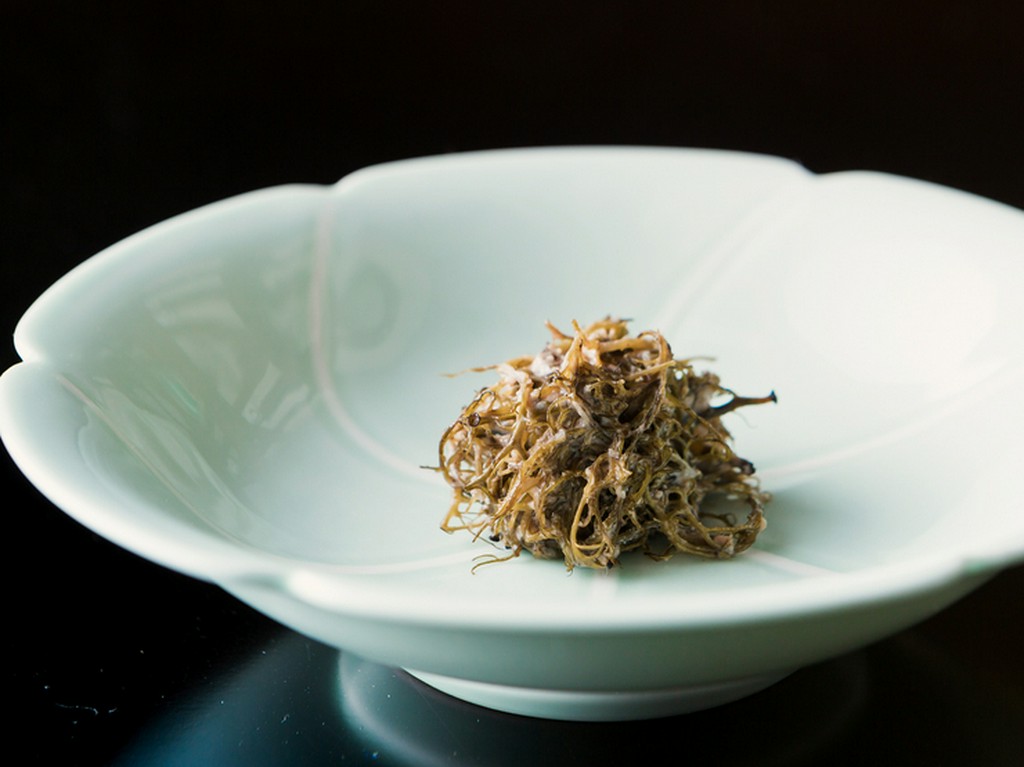 ディティールにまでこだわった“美しい食器”が料理に華を添える