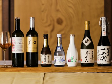 地酒を中心に、料理を引き立てるこだわりの美酒を取り揃え
