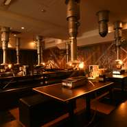 30名～60名まで使える大きな個室があり、店全体の貸切では100名までの宴会が開催できます。友人たちとワイワイガヤガヤ楽しむも良し、会社の宴会にも良し。コース料理の予約は当日でも可能です。