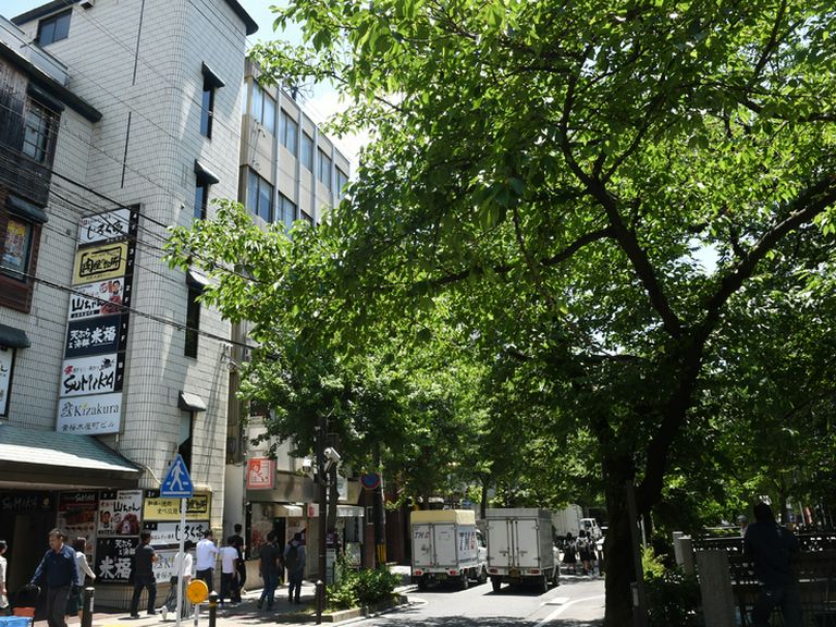 清らかな高瀬川添いという、絶好のロケーション