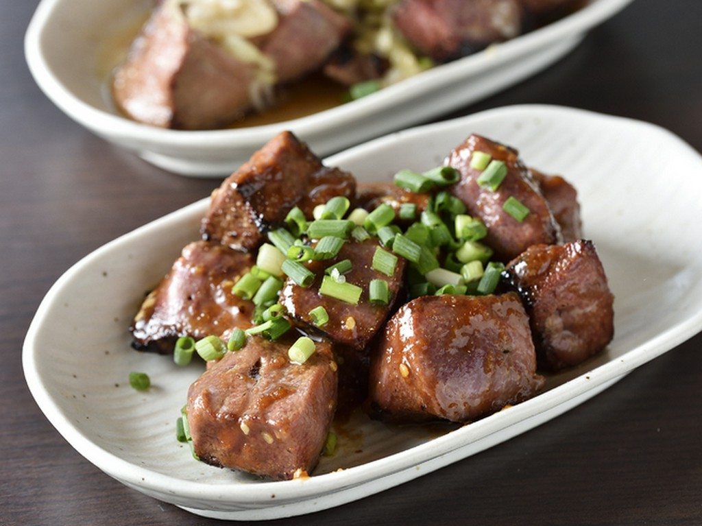 これを目当てに来店する方も多い看板メニュー『コロレバー』