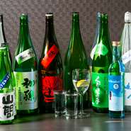 新潟をはじめ全国から厳選した日本酒を取り寄せています。大阪ではそれほど流通していないものでも、安くて美味しいものならどんどん仕入れているそう。あまり一般的には流通していない、珍しいお酒も揃っています。