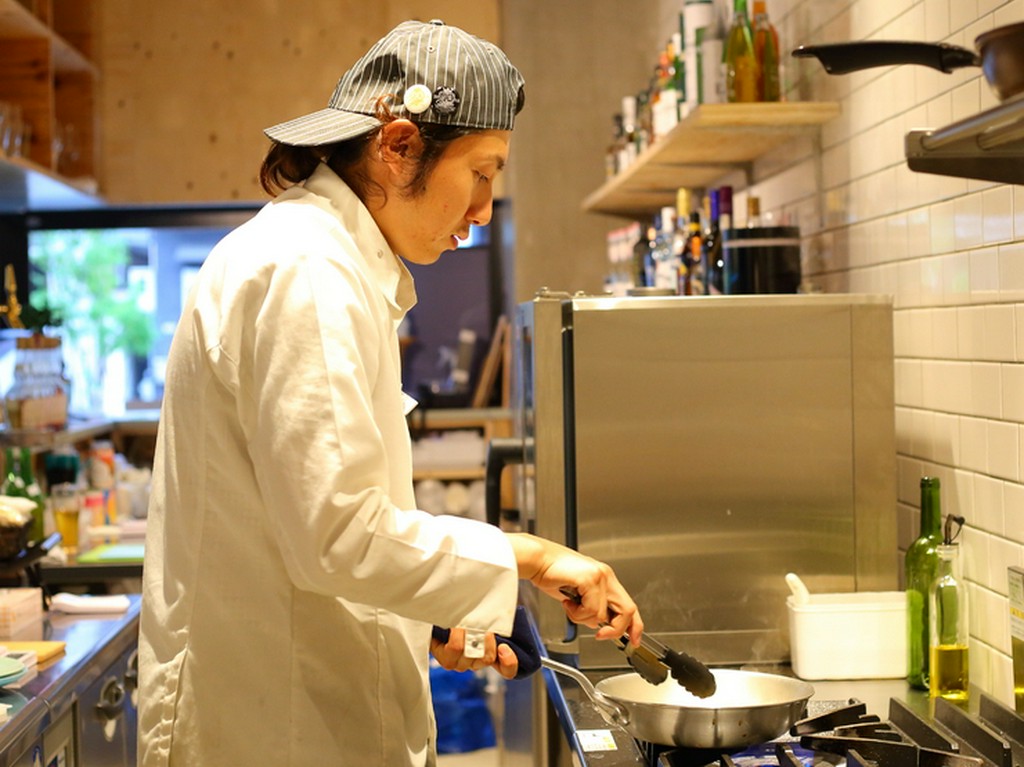 さりげなく素材と素材を引き合わせる。人も、料理も