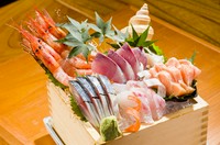 富山湾の朝獲れ魚をメインにした、贅沢な『造里盛り合わせ』