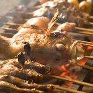 新鮮な魚介を備長炭で焼き上げる、贅沢な『炉端焼き』