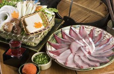 冬限定の心も体も温まるぶりしゃぶコース。
たっぷりの野菜と新鮮なぶりをお楽しみください。