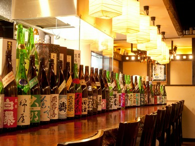 日本酒を愛する店主が厳選した日本酒は、常時50種類以上