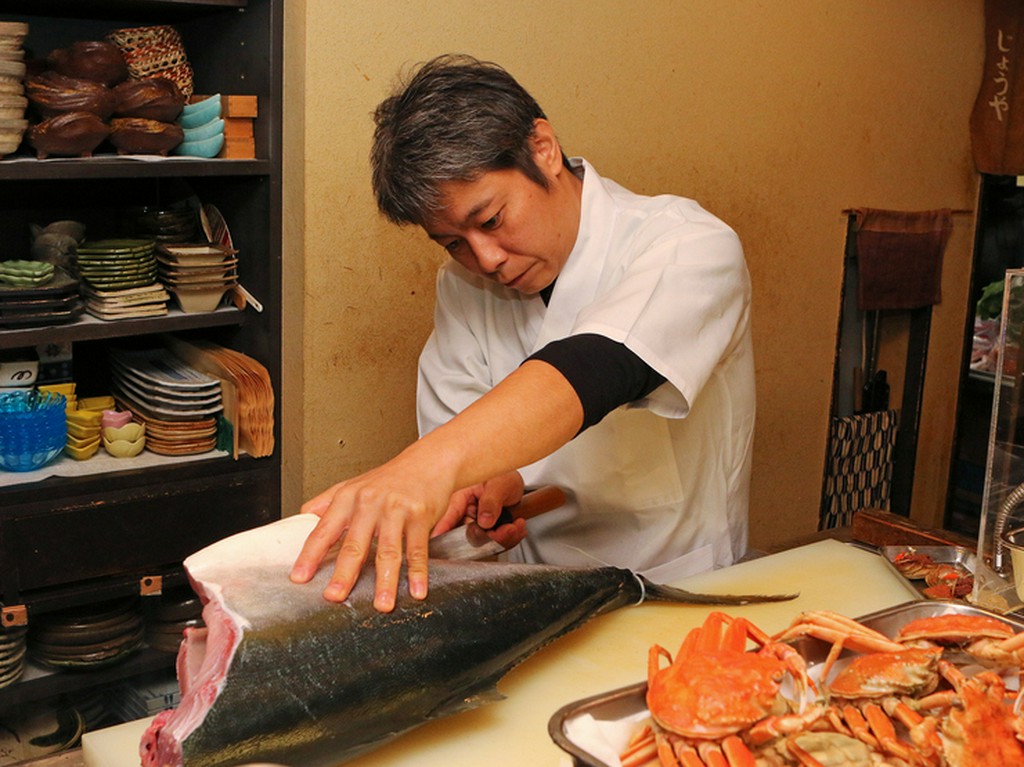 日本酒初心者でも楽しめる、旬の食材を使った料理でおもてなし