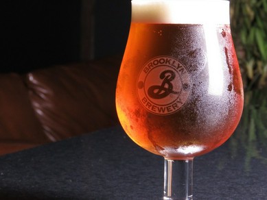 華やかなホップの香り、クラフトビール「ブルックリン ラガー」