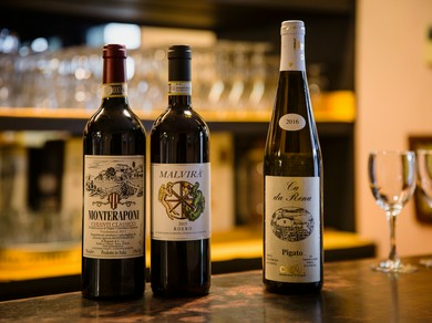 土着品種に注目した、幅広い味わいのイタリアワインをセレクト