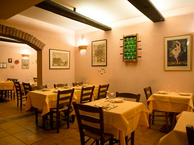 本場のトラットリアを彷彿させる、ゲストの賑わいと店の空気感