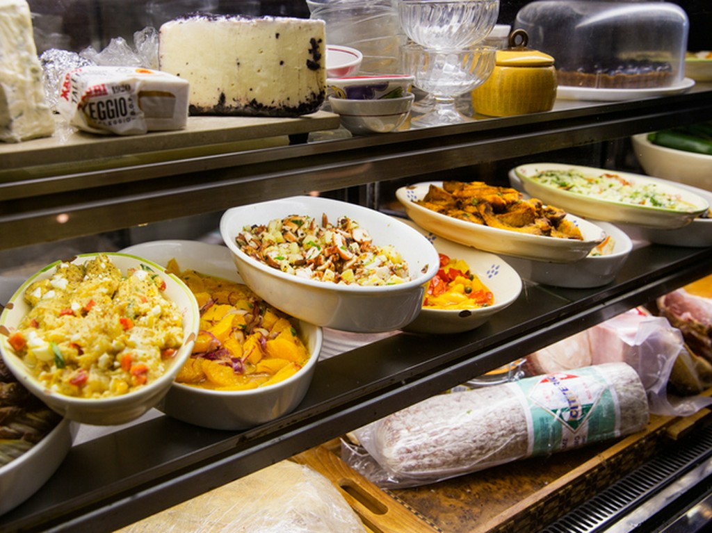 年に数回の渡伊で、現地のトラットリアの温度感を実感