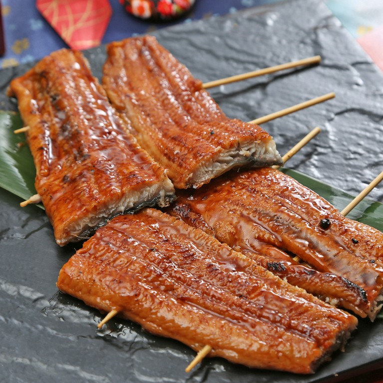 鰻の串焼き