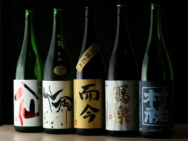 新しいスタイルの焼き鳥が、日本酒やワインの味わいと調和する