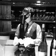 料理・ワインともに本格的ですが、本場イタリアのバールのように、気軽に立ち寄れるお店づくりを大切に。お客様が自然に和めるコミュニケーション、ニーズを察してのサービスも心がけています。