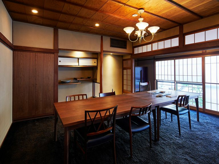大切なゲストを趣深い空間と季節感たっぷりのコースでおもてなし