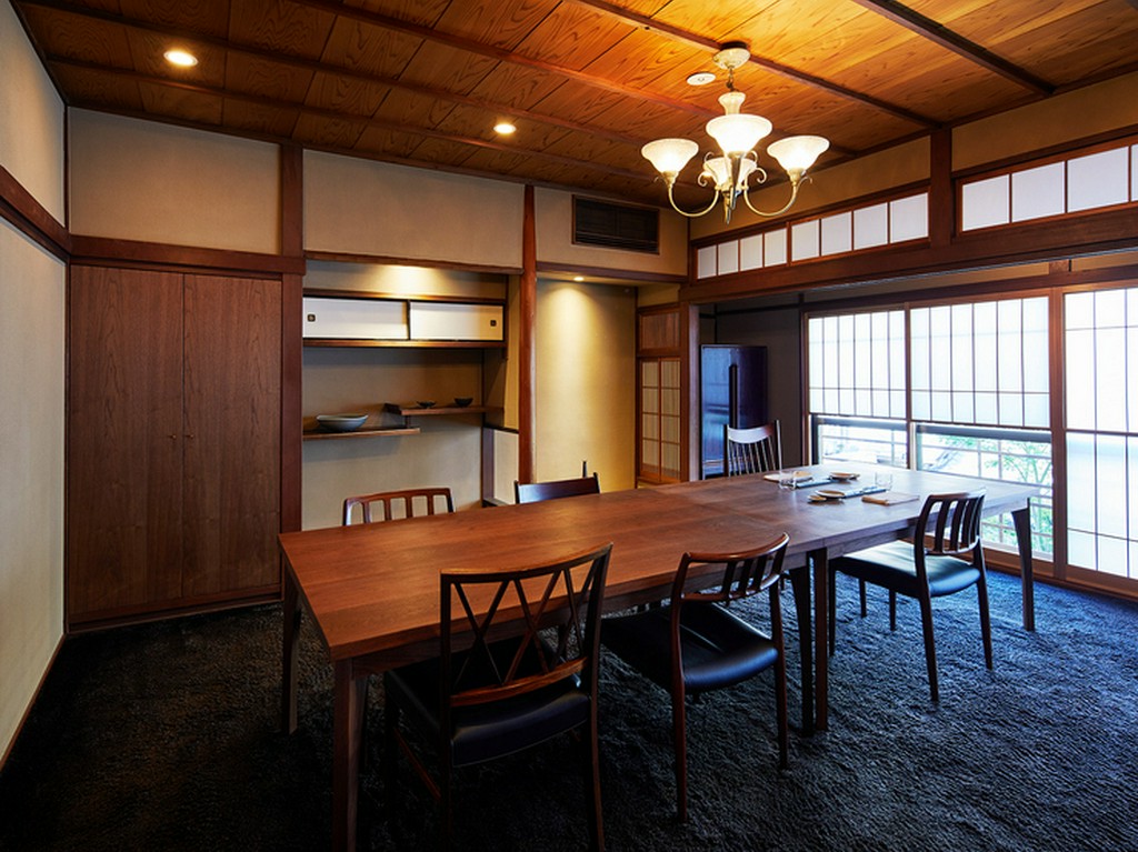 大切なゲストを趣深い空間と季節感たっぷりのコースでおもてなし