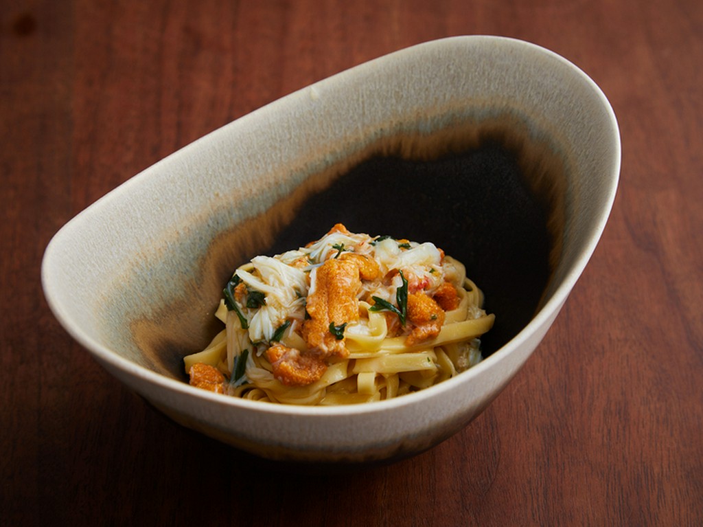 毛蟹と雲丹の贅沢コラボ。深いコクが魅力の『手打ちタリオリーニ　毛蟹と雲丹のソース』